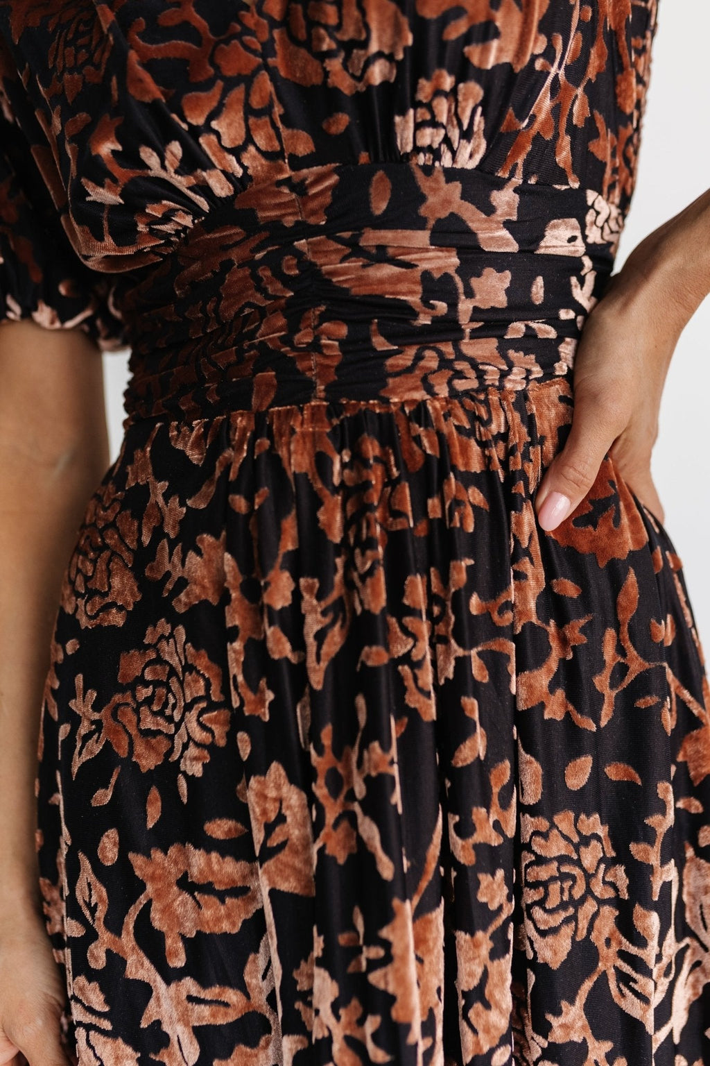 Leslie Velvet Maxi Dress | Black + Bronze